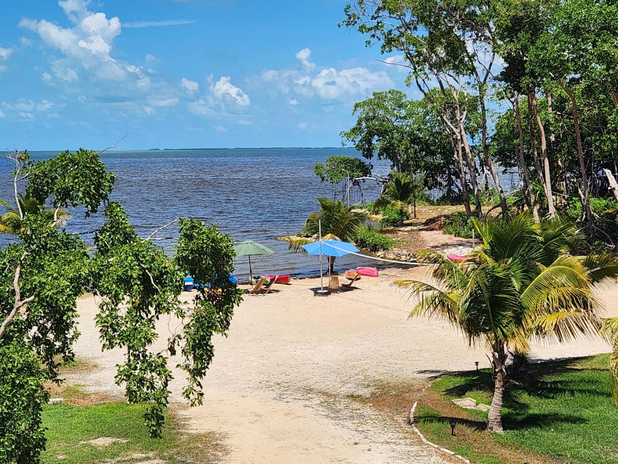 Seaside Chateau Resort Belize City Eksteriør bilde