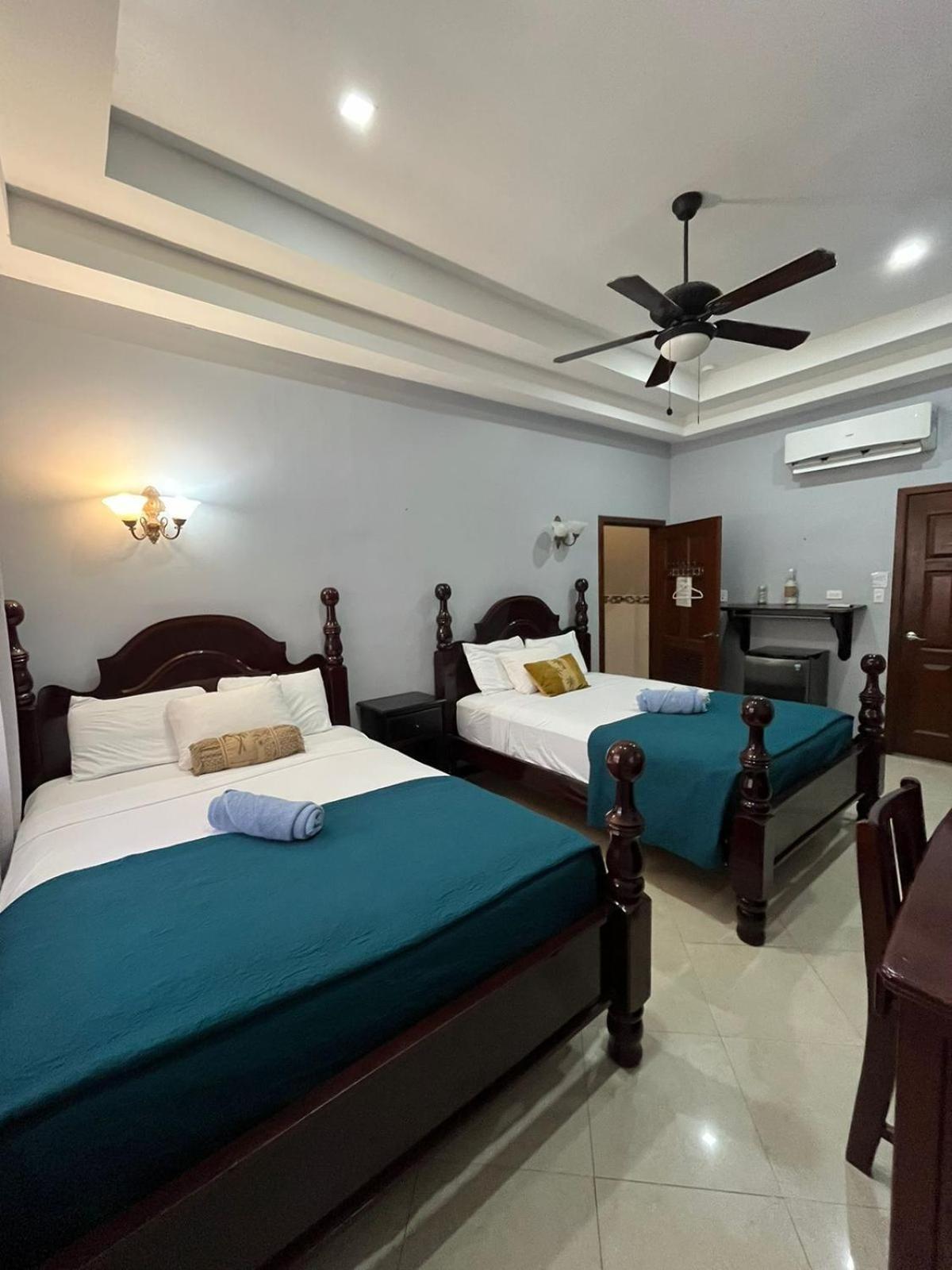 Seaside Chateau Resort Belize City Eksteriør bilde