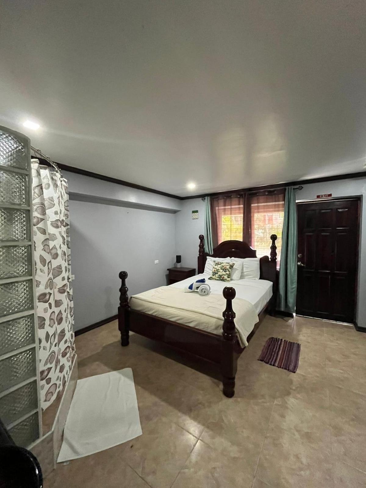Seaside Chateau Resort Belize City Eksteriør bilde